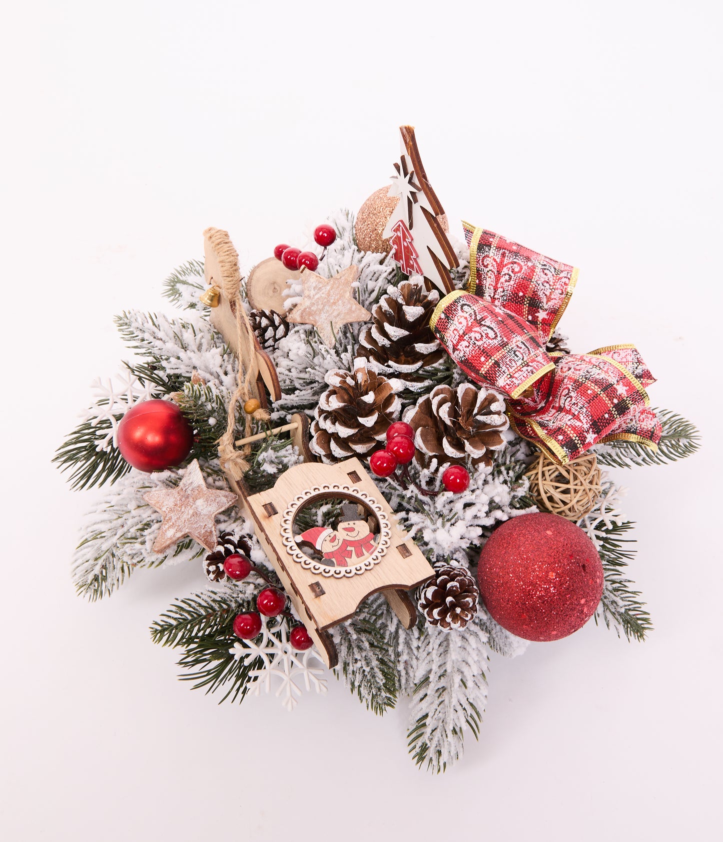 Rustic Christmas Arrangement with Red Accents – Pinecones, Ornaments & Wooden Sleigh