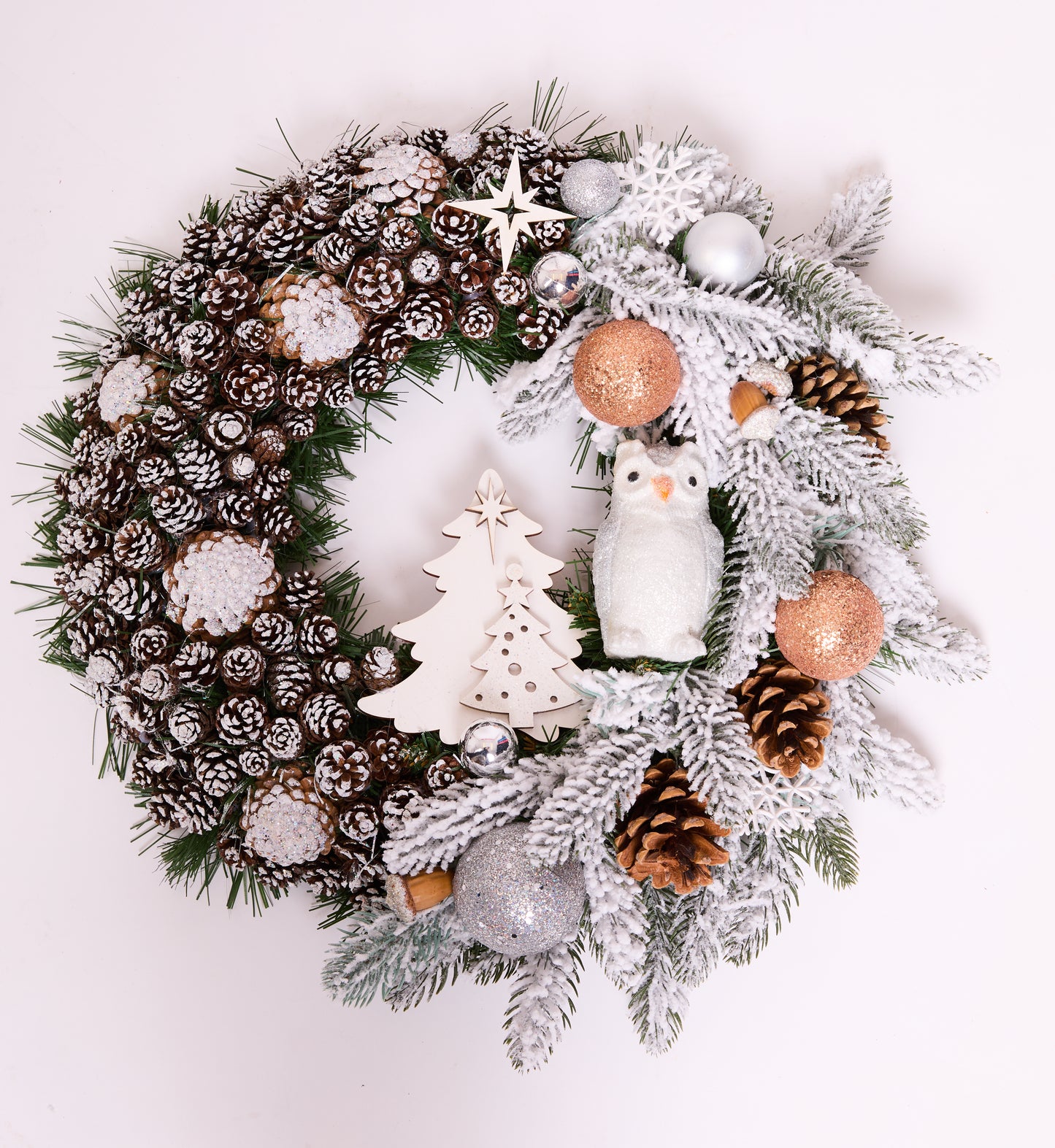 Snowy Christmas Wreath with Owl & Pinecones – Winter Woodland Holiday Decoration