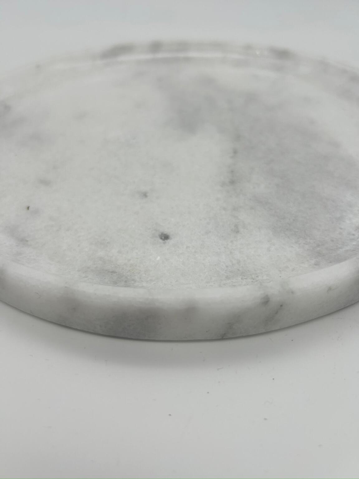 Marble plate made of Italian marble Calacatta Vagli, Ø25cm