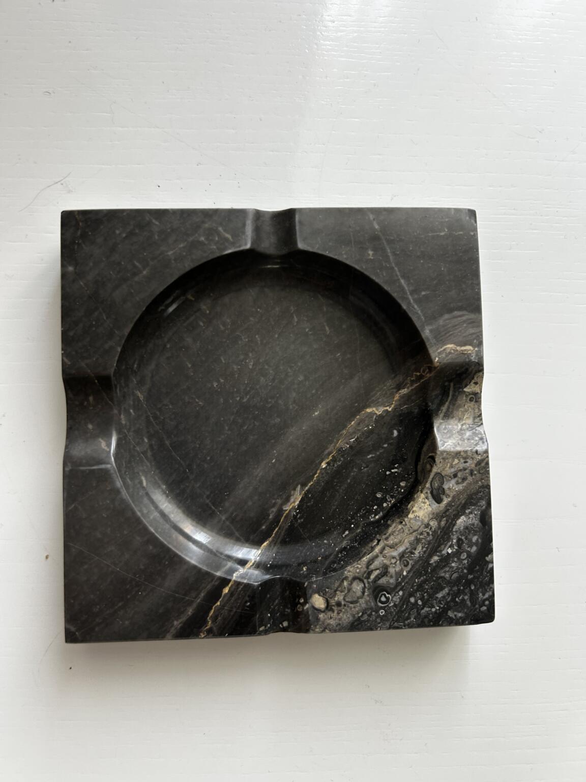 Dark gray square ashtray made of Arabescato marble