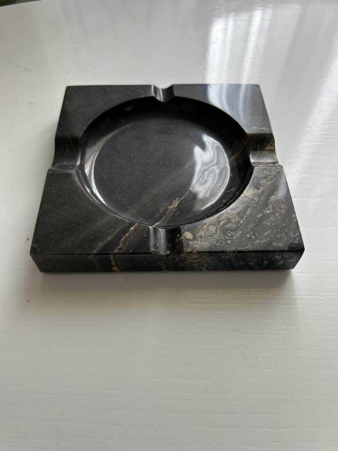 Dark gray square ashtray made of Arabescato marble