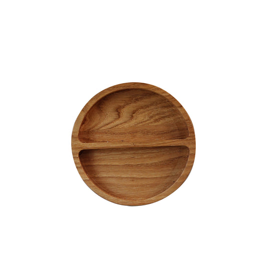 Round рlate for serving with two sections