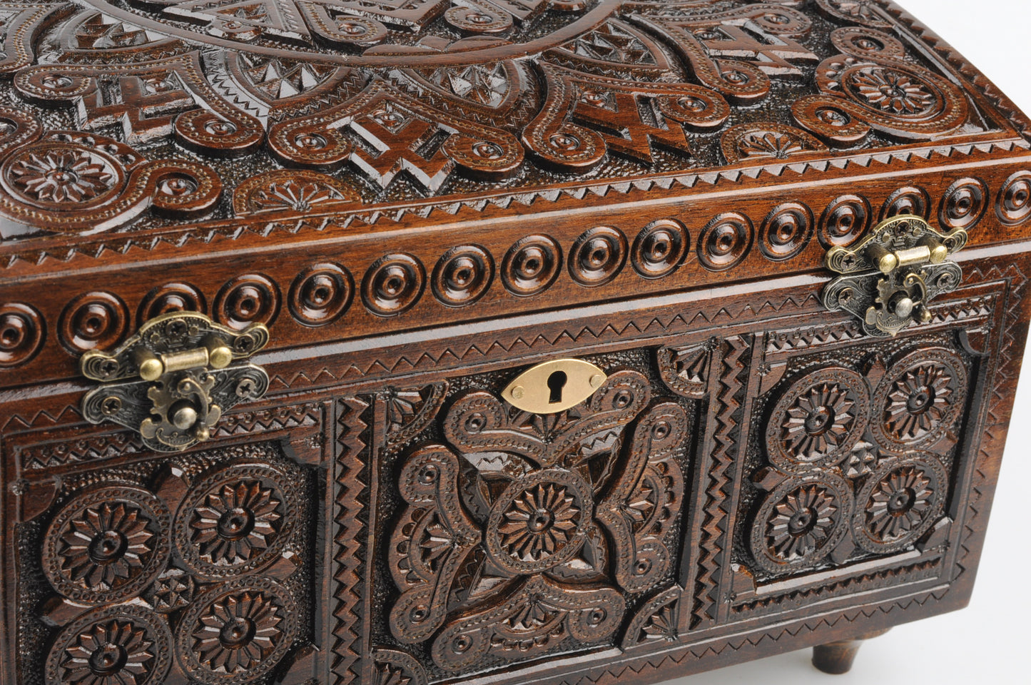 Wooden box 25x25 with key (039n)