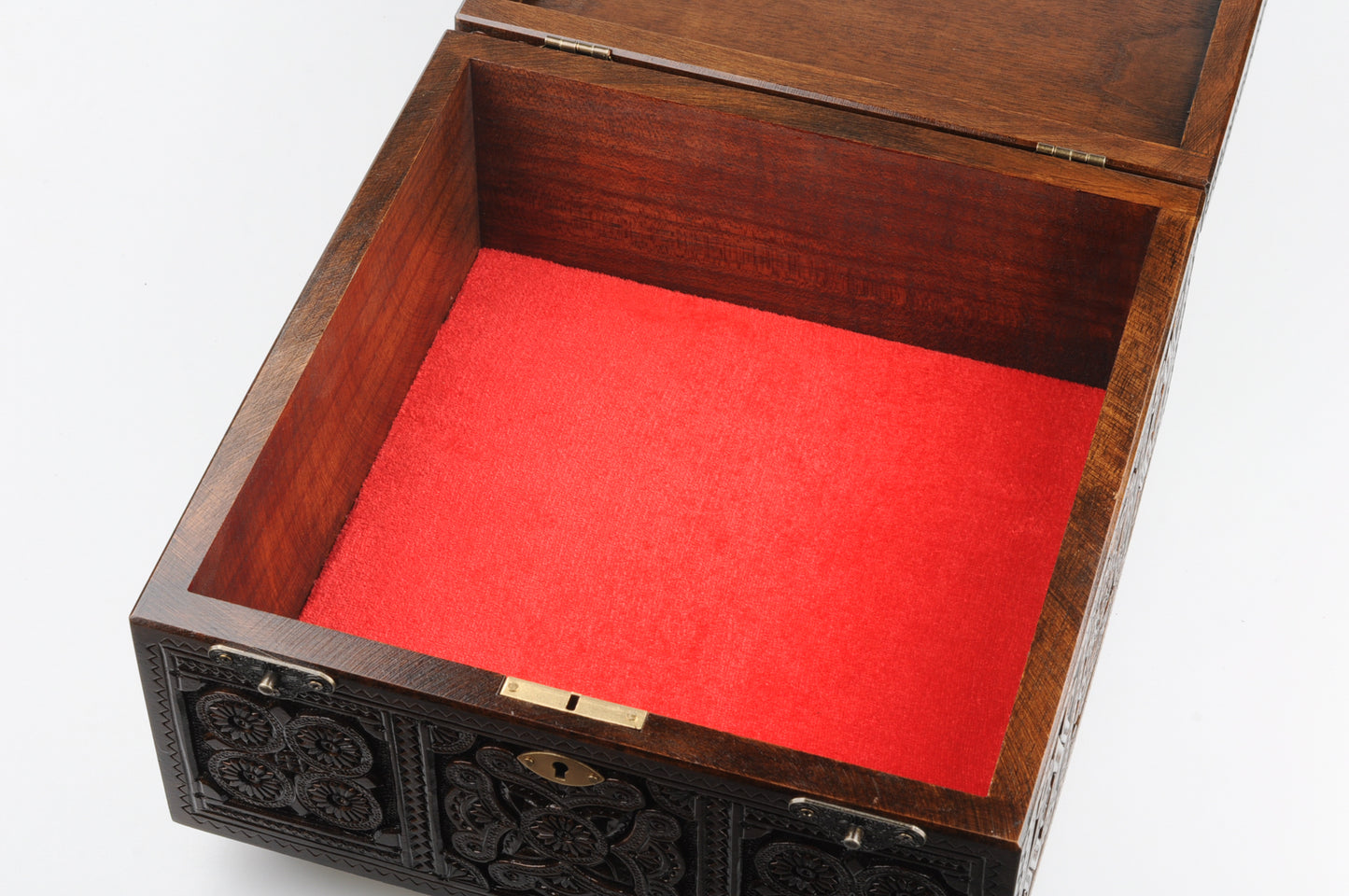 Wooden box 25x25 with key (039n)