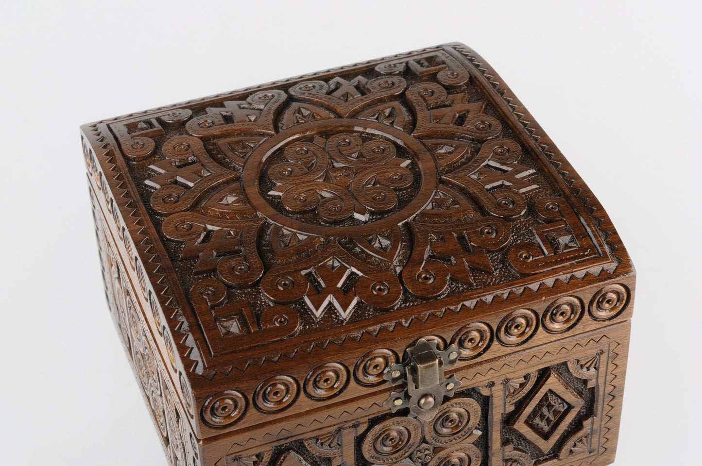 Wooden box 16x16 (036)