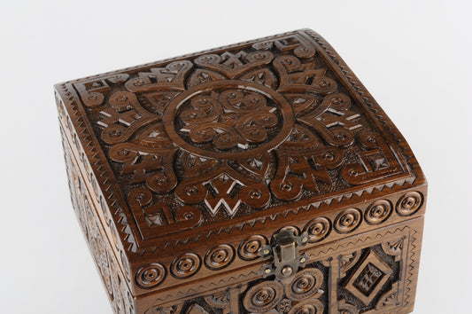 Wooden box 16x16 (036)