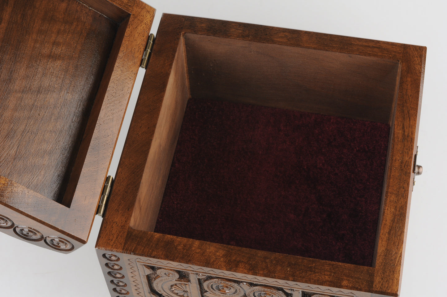 Wooden box 16x16 (036)