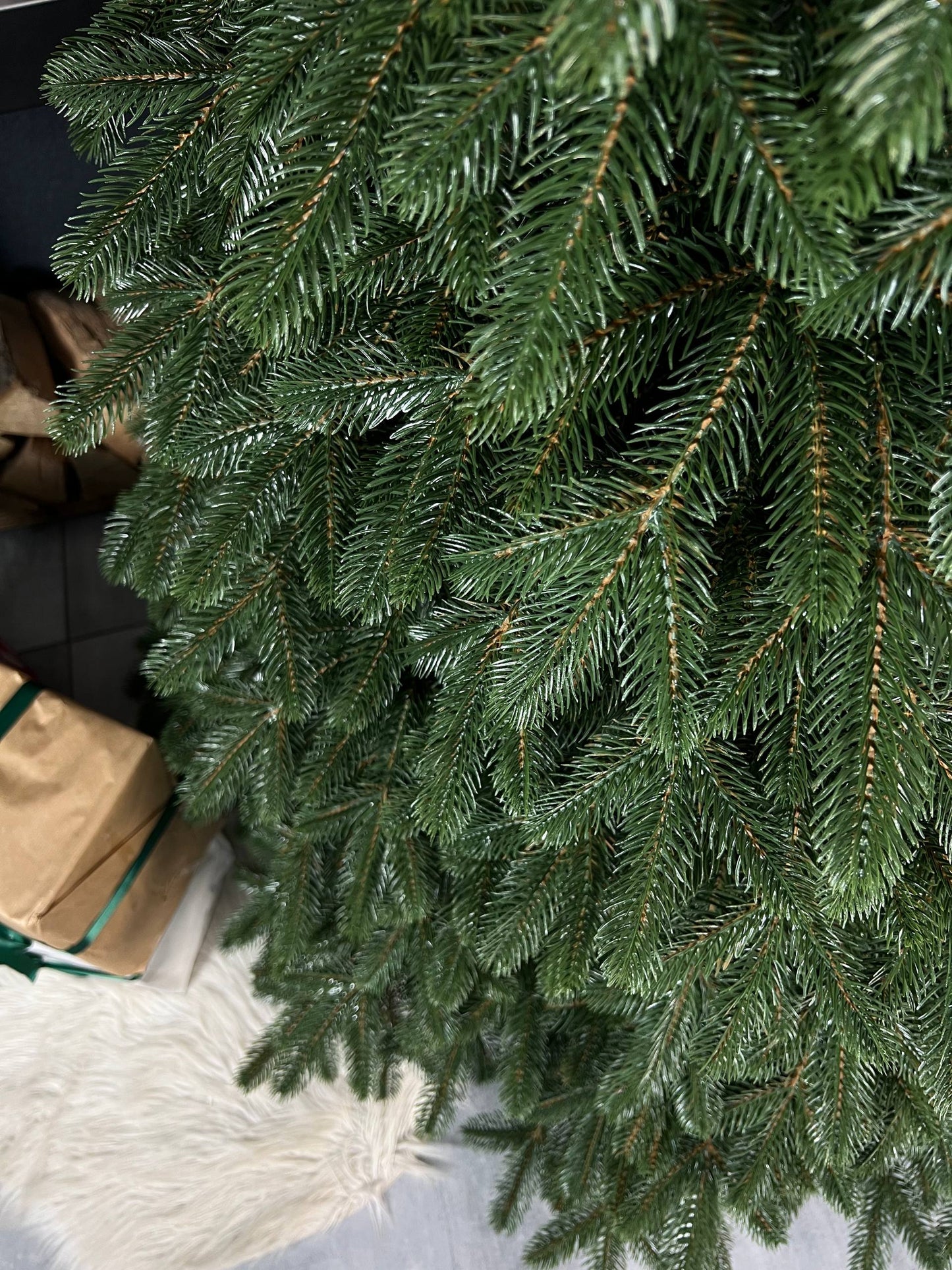 Royal green Christmas tree on a string - 1.8 m.