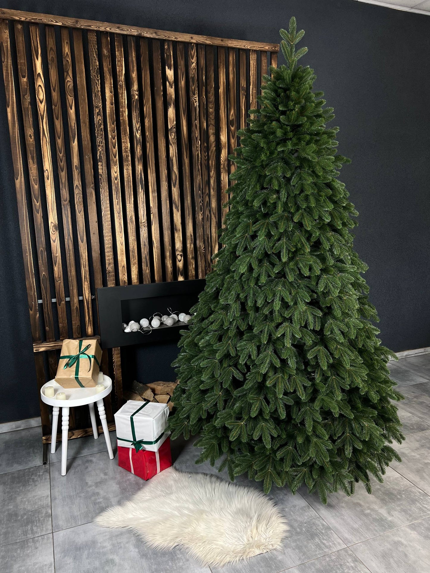 Royal green Christmas tree on a string - 2.3 m.