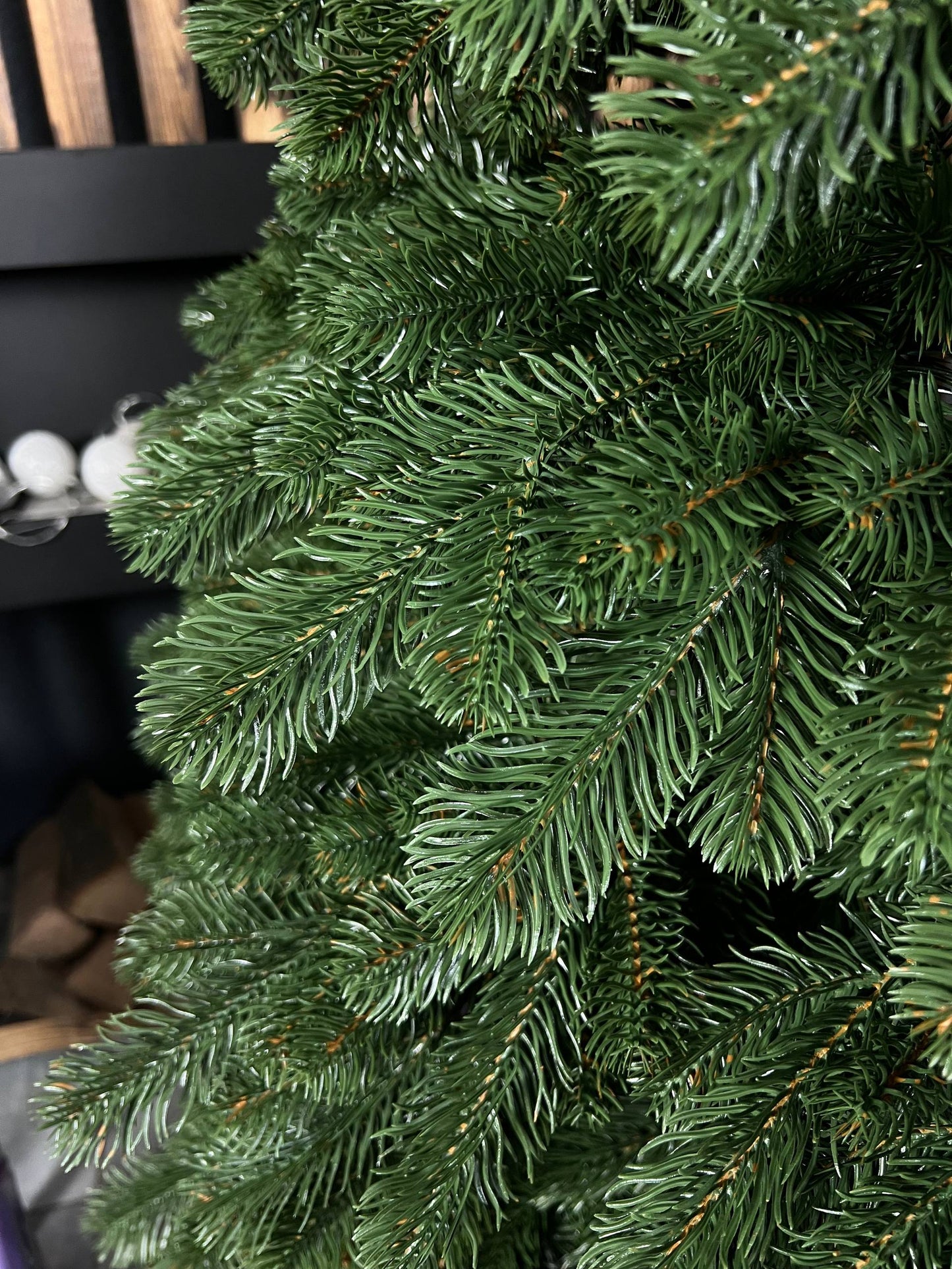 Triumph Christmas tree, green, on a string - 2.3 m.