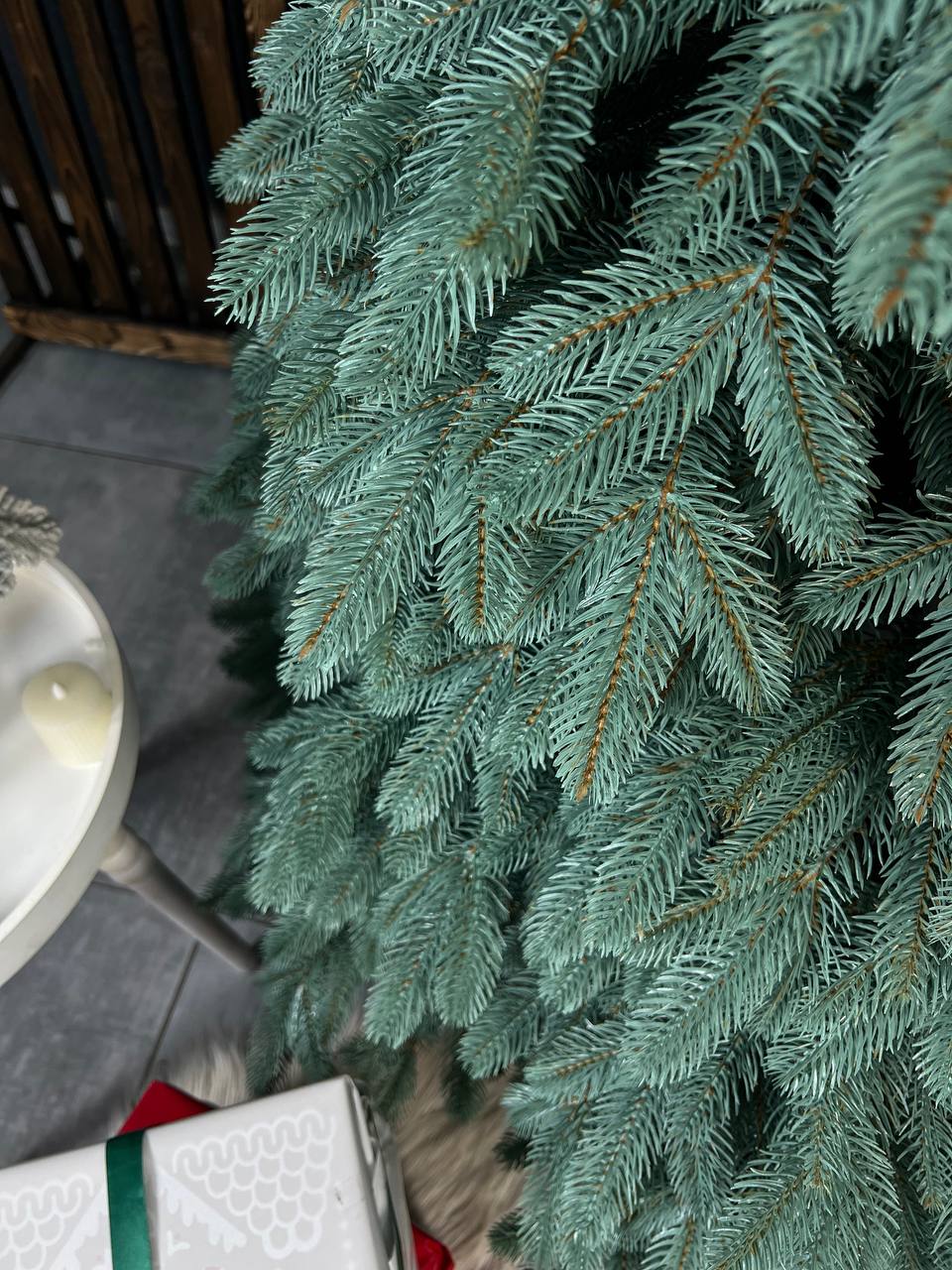 Royal blue Christmas tree on a string - 1.8 m.