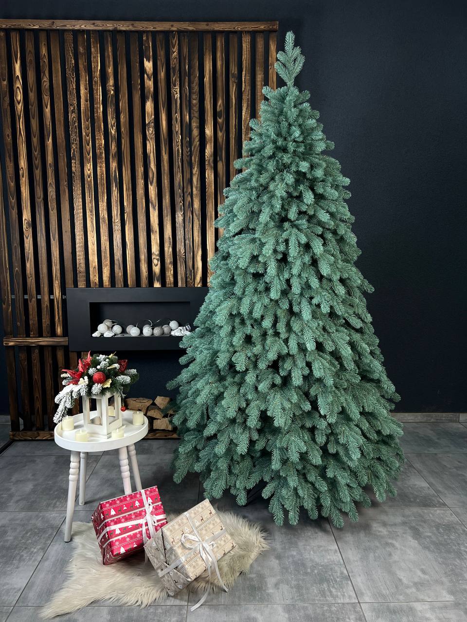 Triumph blue Christmas tree on a string - 2.1 m.